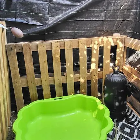 En Tente مكان تخييم